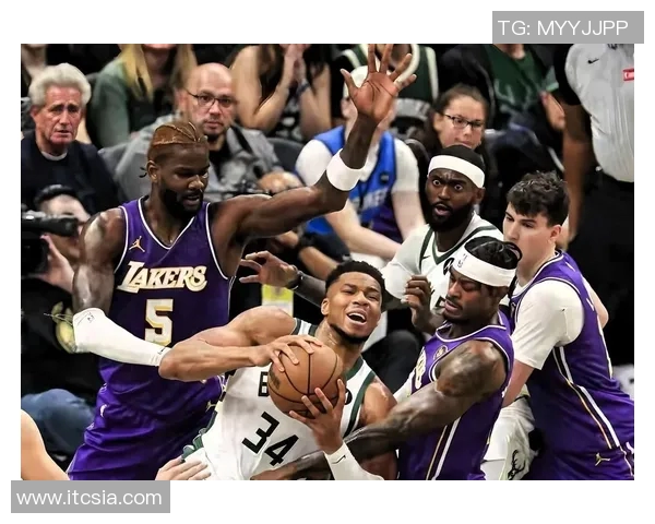 湖人队与雄鹿队对决数据分析及比赛亮点回顾