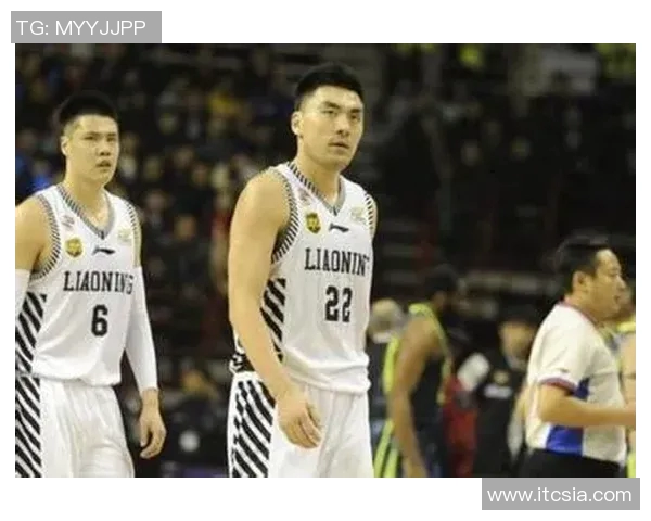 韩德君：从篮球新星到中国男篮核心的成长之路与辉煌成就分析